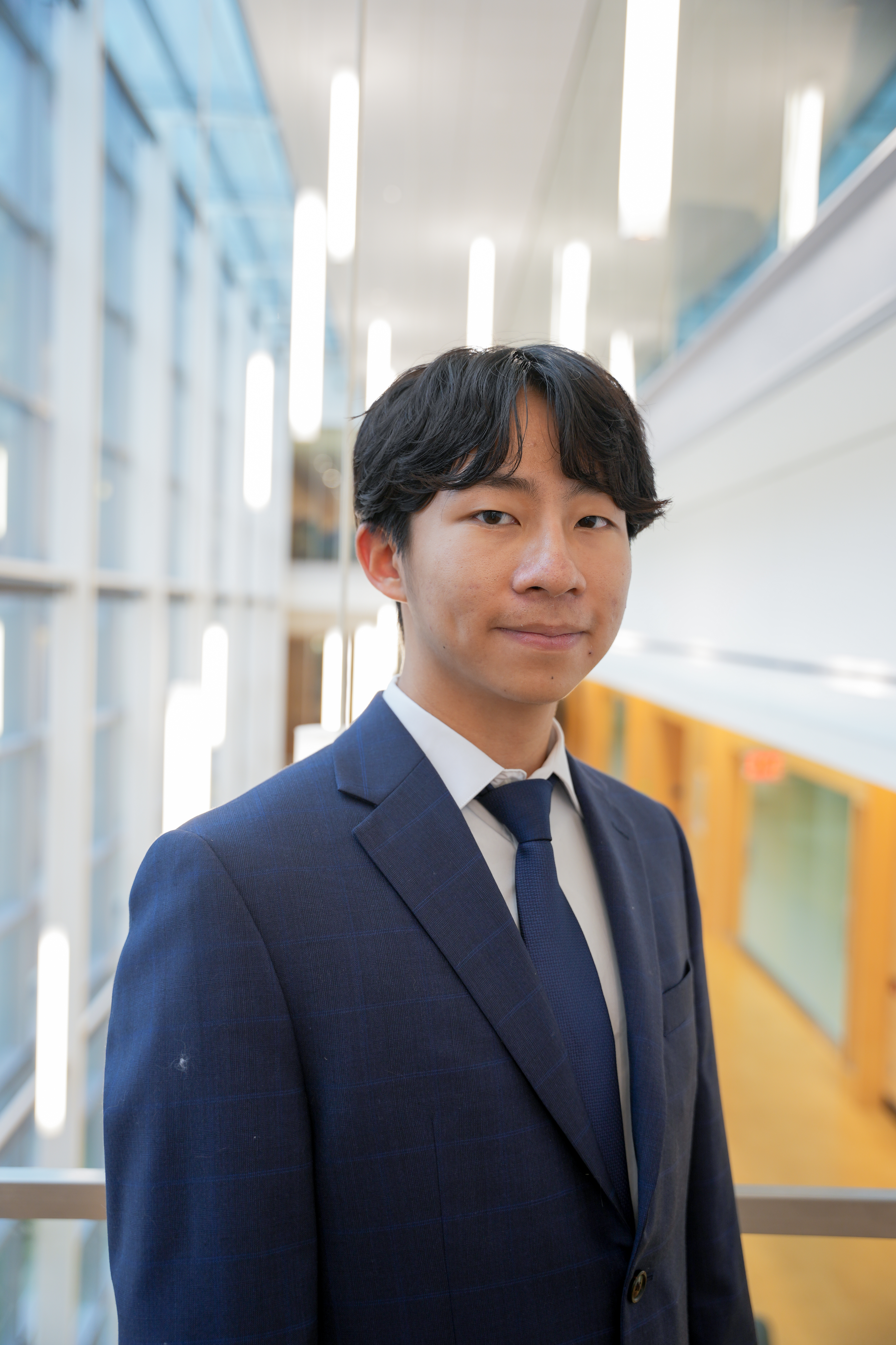 Alexander Zhang headshot