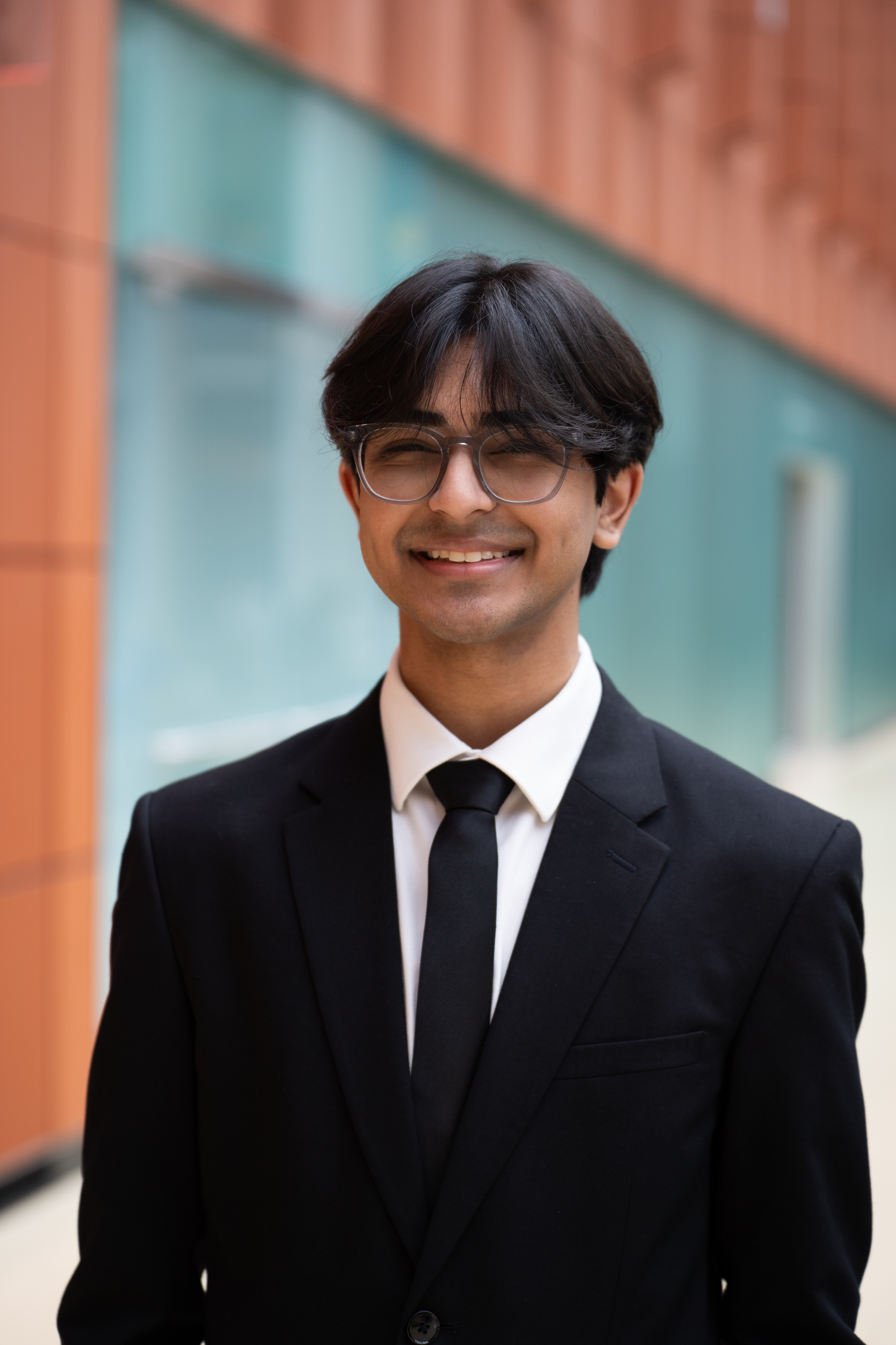 Rikki Vinod headshot