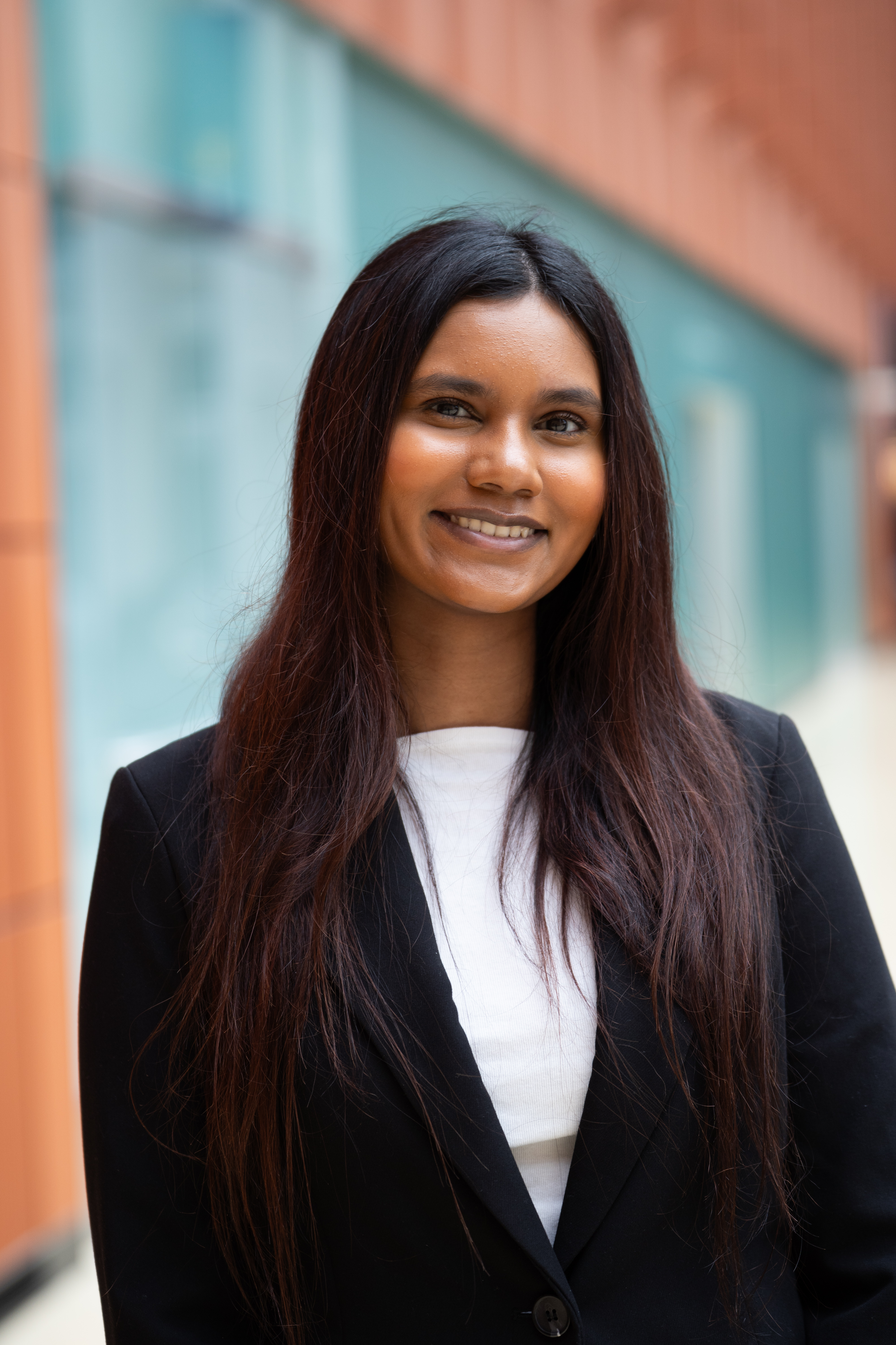 Varshini Anbu headshot